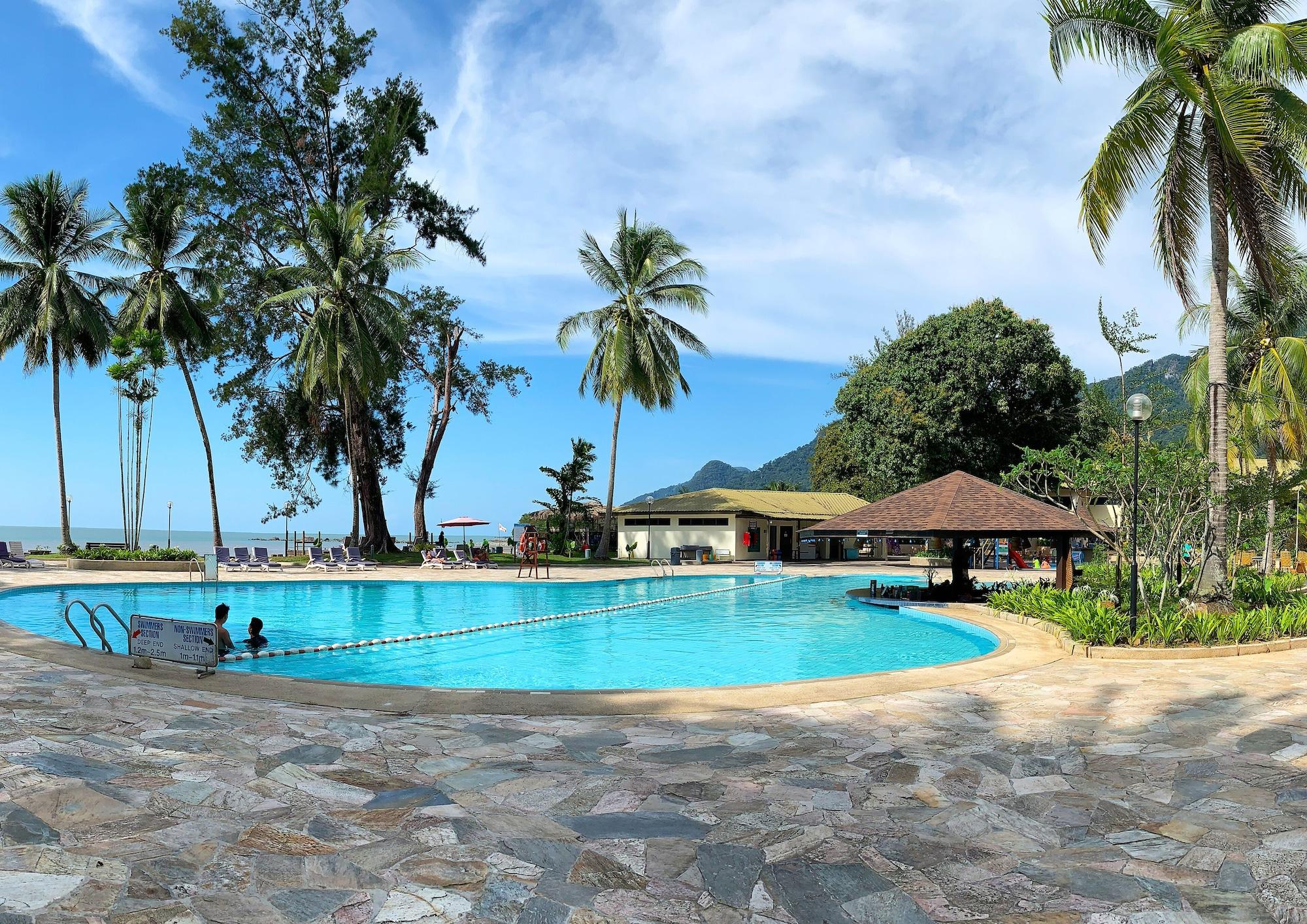 Damai Beach Resort Kuching Exterior photo