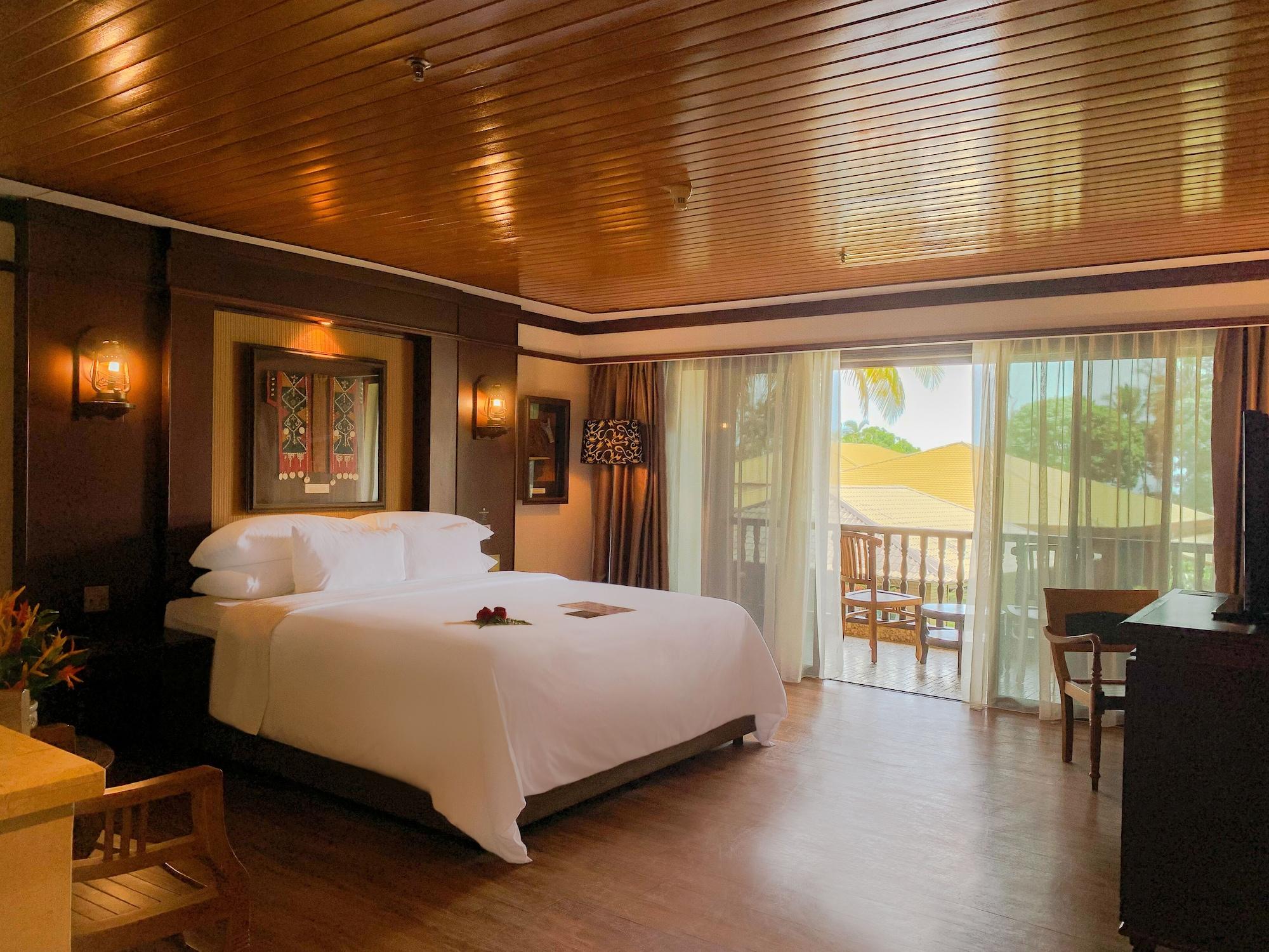 Damai Beach Resort Kuching Exterior photo
