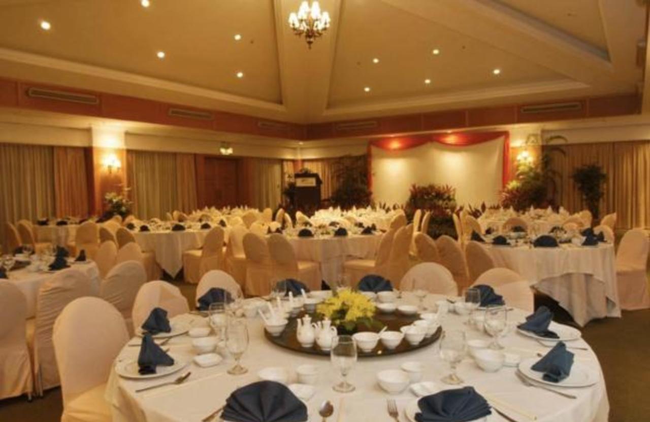 Damai Beach Resort Kuching Exterior photo
