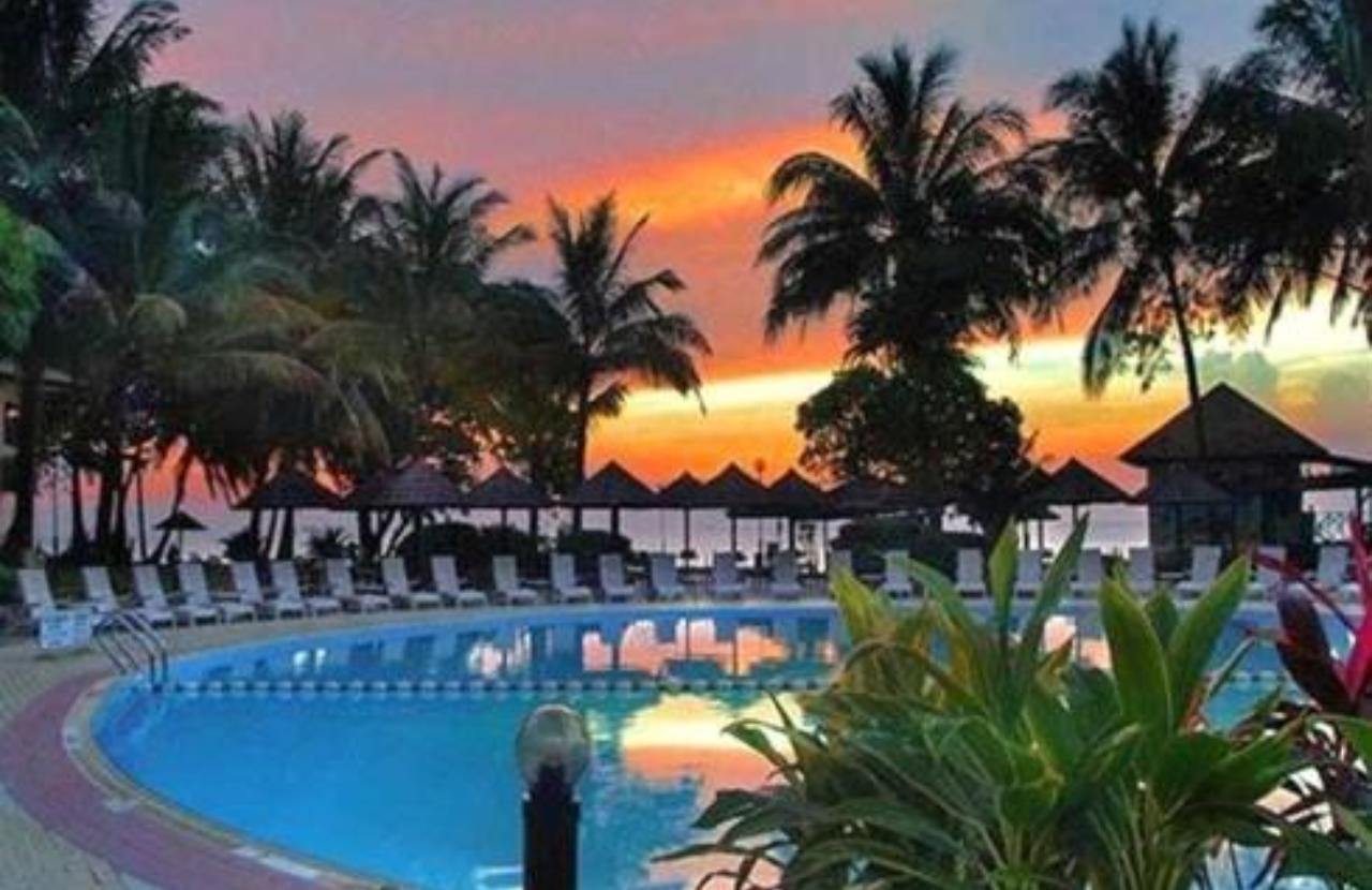 Damai Beach Resort Kuching Exterior photo
